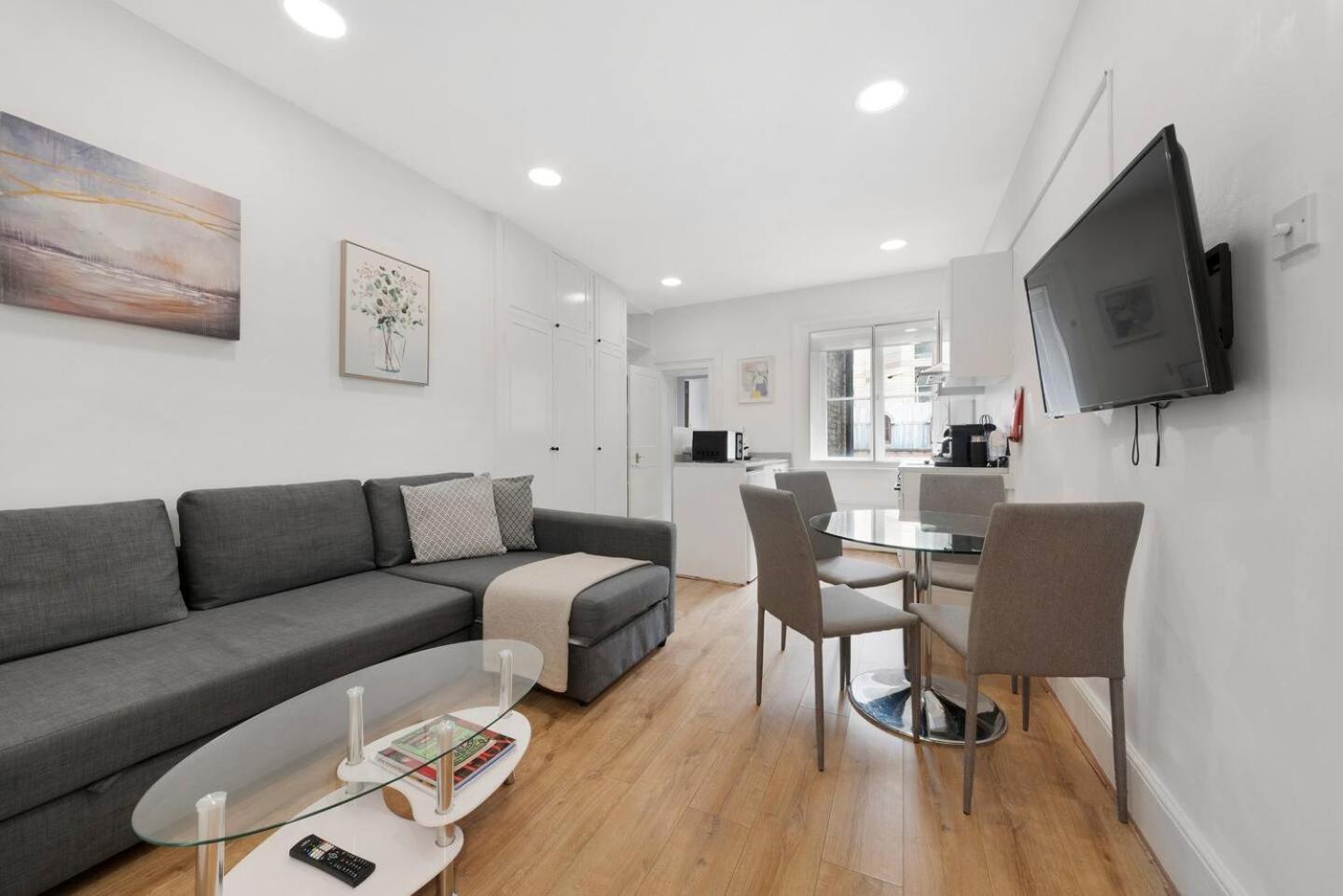 2 Bed Piccadilly Apartment 3 런던 외부 사진