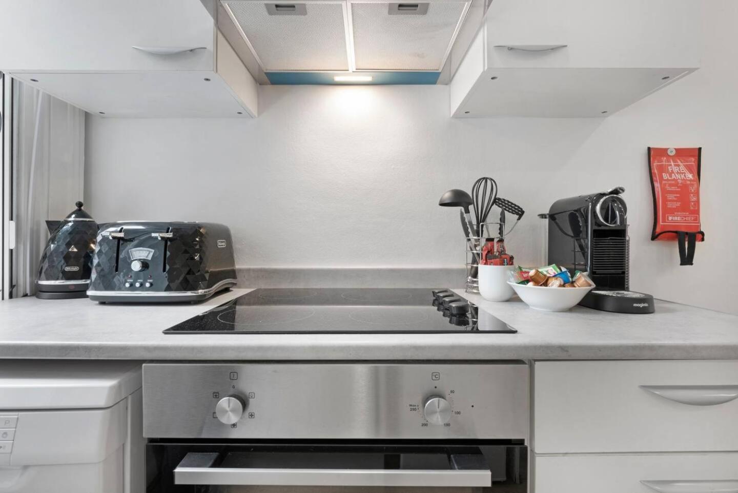 2 Bed Piccadilly Apartment 3 런던 외부 사진